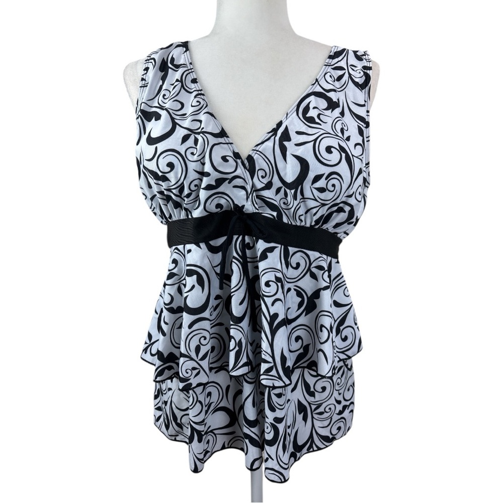 Elegant Black and White Swirl Pattern Women's swimwear Top XL